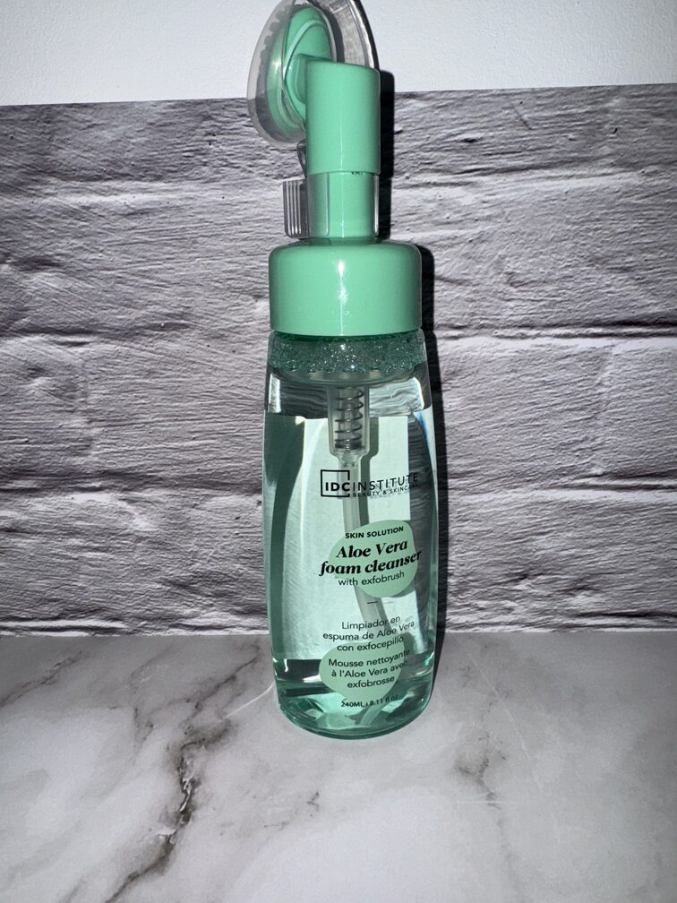 Mousse nettoyante Aloé vera avec brosse intégrée