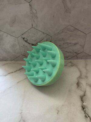 Brosse shampooing en silicone vert